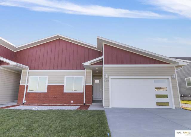 Property at 3109 W Laux Dr, Hastings, NE 68901, 5 beds, 3 baths