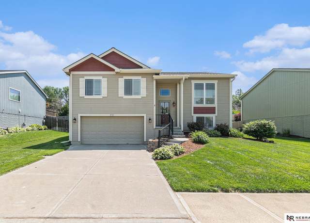 Property at 5731 S 190th Ter, Omaha, NE 68135, 3 beds, 2.5 baths