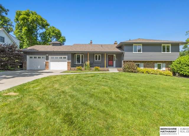 Property at 3604 S 94th St, Omaha, NE 68124, 4 beds, 3 baths