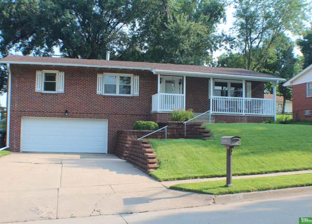 Property at 9823 Evans St, Omaha, NE 68134, 3 beds, 1.5 baths