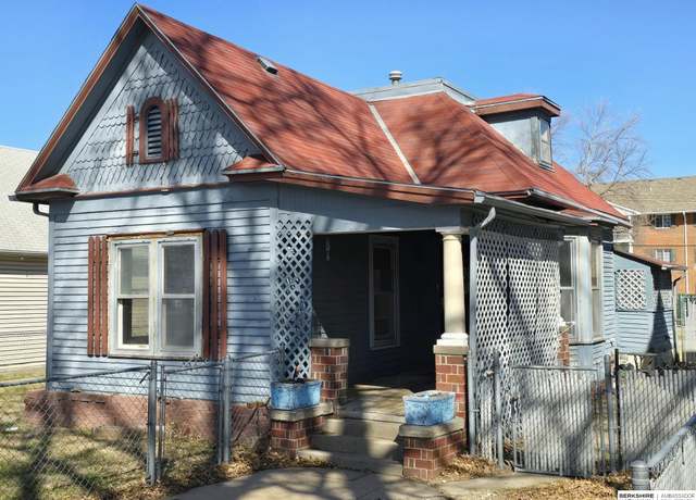 Property at 2526 P St, Lincoln, NE 68503, 3 beds, 1 bath