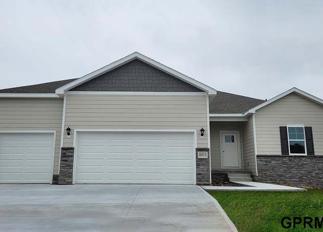 Property at 17063 Reynolds St, Bennington, NE 68007, 4 beds, 3.5 baths
