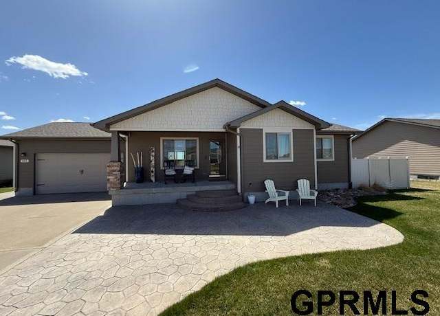 Property at 4217 Indiangrass Rd, Grand Island, NE 68803, 5 beds, 3 baths