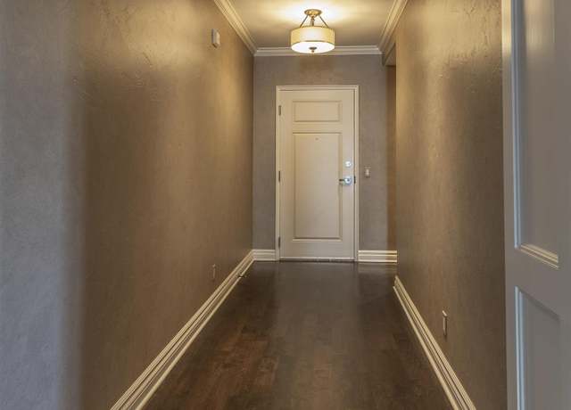Property at 1403 Farnam St #1010, Omaha, NE 68102, 2 beds, 2.5 baths