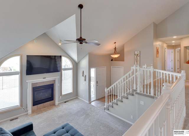 Property at 15011 I Cir, Omaha, NE 68137, 3 beds, 2.5 baths