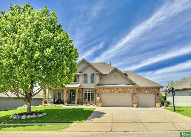 Property at 5902 N 166th St, Omaha, NE 68116, 5 beds, 4.5 baths