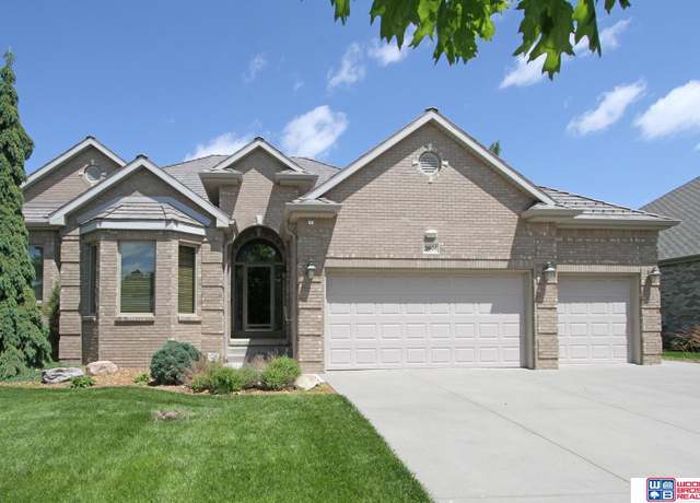 Property at 2604 Rokeby Rd, Lincoln, NE 68512, 3 beds, 3 baths