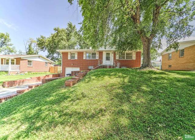 Property at 9829 Evans St, Omaha, NE 68134, 3 beds, 2 baths
