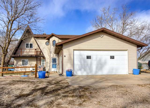 Property at 10 Firefly Dr, Columbus, NE 68601, 5 beds, 2 baths