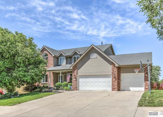 Property at 4410 S 176 St, Omaha, NE 68135, 4 beds, 3.5 baths
