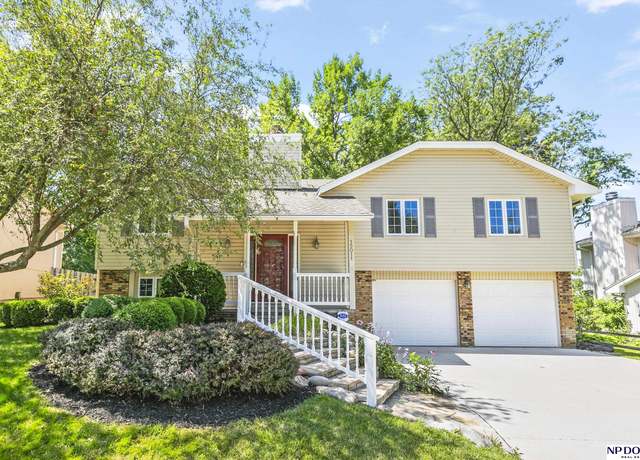 Property at 15011 Seward Plz, Omaha, NE 68154, 3 beds, 2.5 baths