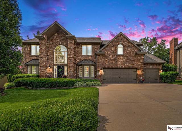 Property at 2221 S 181st Cir, Omaha, NE 68130, 4 beds, 3.5 baths