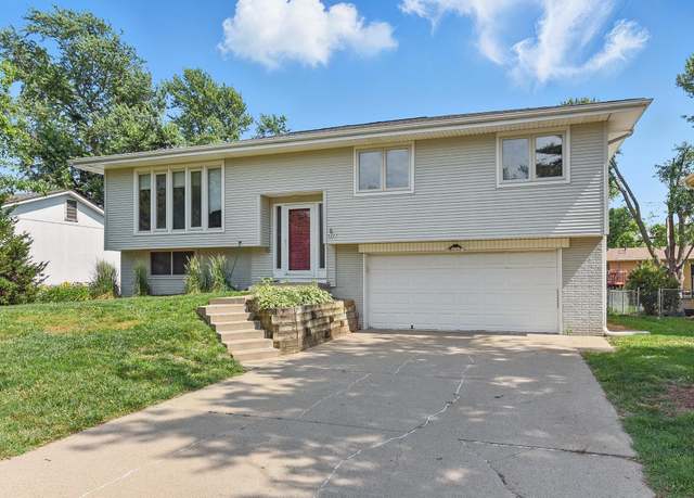 Property at 9427 Ellison Ave, Omaha, NE 68134, 3 beds, 1.5 baths