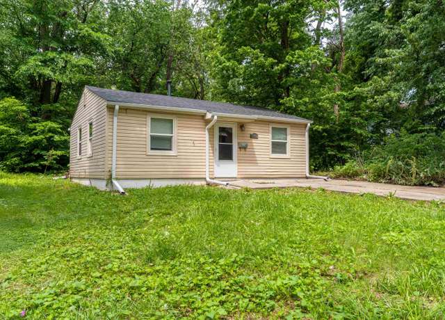 Property at 3540 N 41st St, Omaha, NE 68111, 2 beds, 1 bath