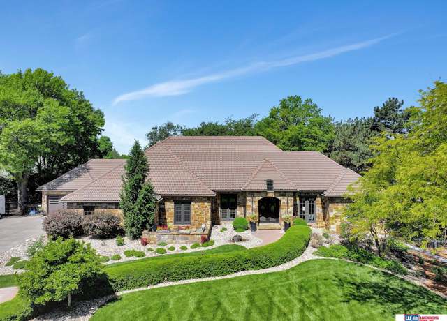 Property at 6602 Pheasant Run Pl, Lincoln, NE 68516, 4 beds, 4.5 baths