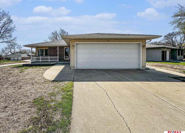 Property at 1732 N 10th St, Nebraska City, NE 68410, 4 beds, 3 baths
