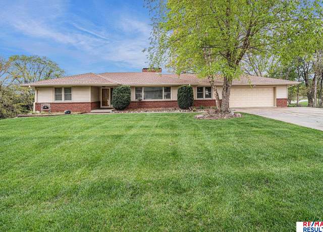 Property at 14051 Patrick Ave, Omaha, NE 68164, 4 beds, 3.5 baths