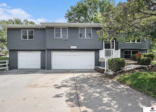 Property at 5200 Tipperary Trl, Lincoln, NE 68512, 4 beds, 3.5 baths