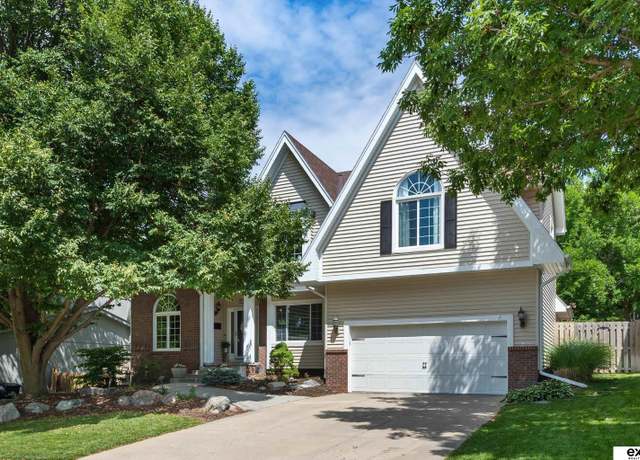 Property at 1505 N 162 St, Omaha, NE 68118, 4 beds, 3.5 baths