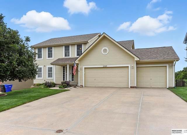 Property at 15354 Curtis Ave, Omaha, NE 68116, 4 beds, 3.5 baths
