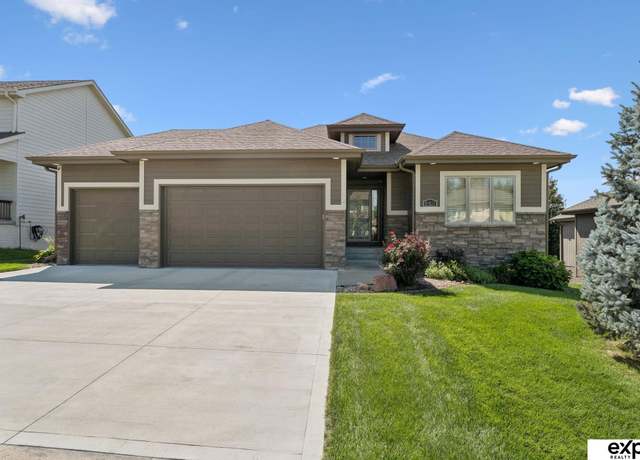 Property at 19329 J St, Omaha, NE 68135, 4 beds, 3 baths