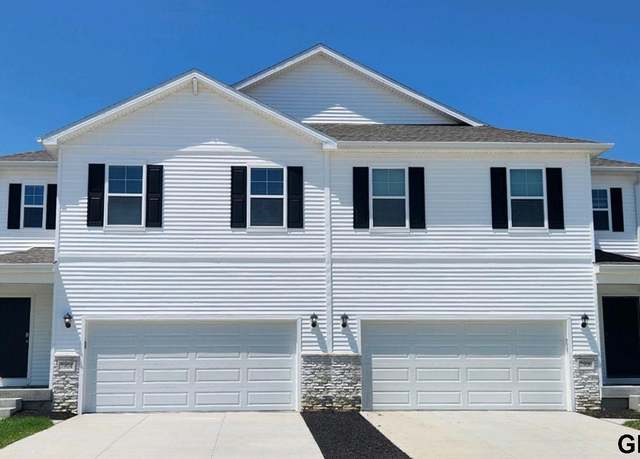 Property at 7814 N 169 St, Bennington, NE 68007, 4 beds, 2.5 baths