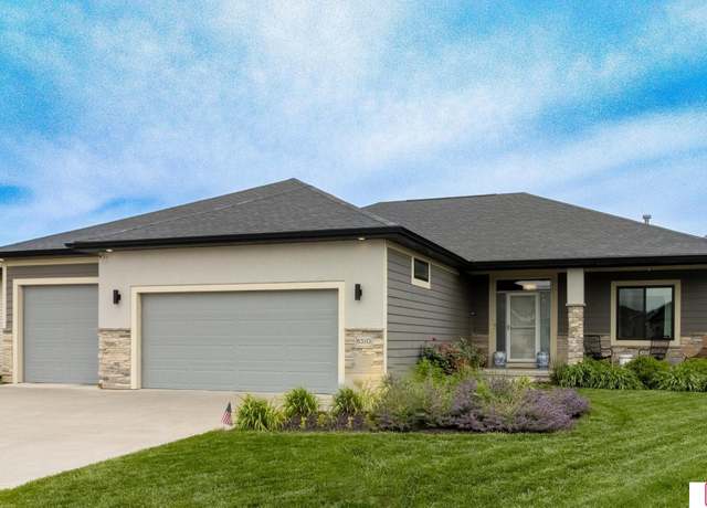 Property at 6510 Aiden Cir, Lincoln, NE 68516, 5 beds, 3 baths