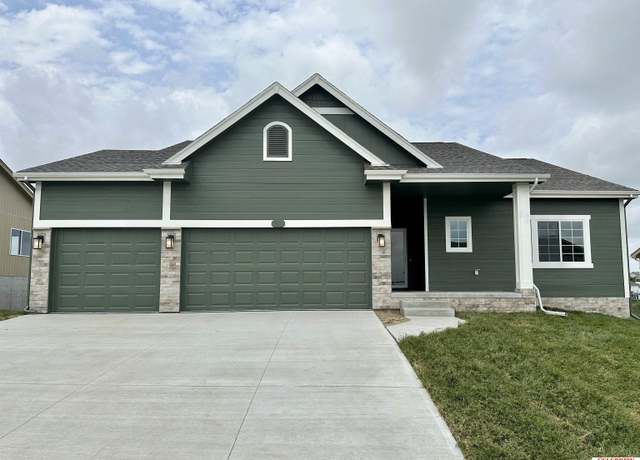 Property at 6720 N 170 Ave, Omaha, NE 68116, 4 beds, 3 baths