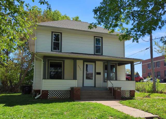 Property at 2951 Fontenelle Blvd, Omaha, NE 68104, 4 beds, 1 bath