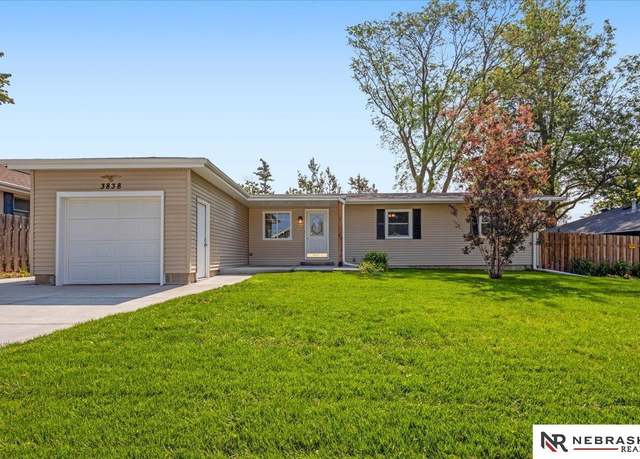 Property at 3838 Worthington Ave, Lincoln, NE 68502, 3 beds, 2 baths