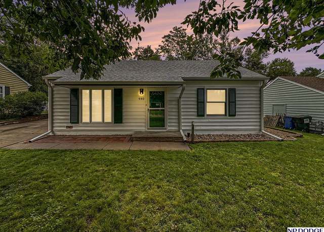 Property at 440 S 44 St, Lincoln, NE 68510, 2 beds, 1 bath