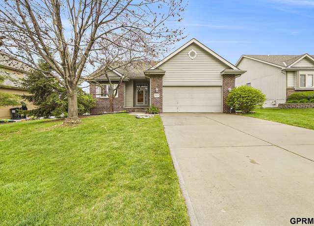 Property at 8024 S 106 St, La Vista, NE 68128, 3 beds, 3 baths