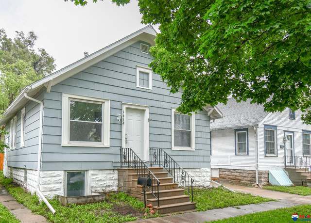 Property at 1612 S 12th St, Lincoln, NE 68502, 2 beds, 1 bath