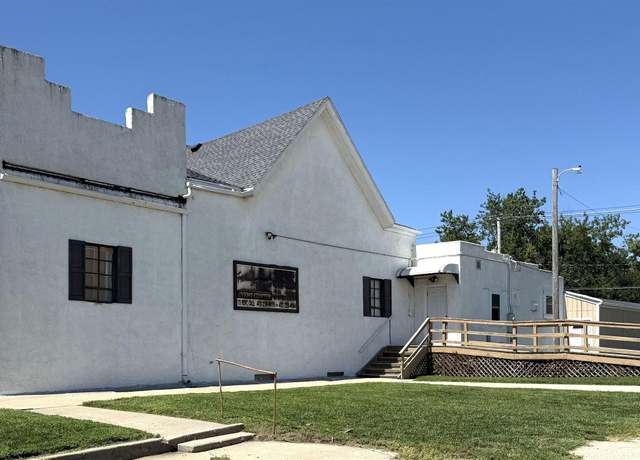 Property at 604 W Court St, Beatrice, NE 68310, 1 bed, 1 bath