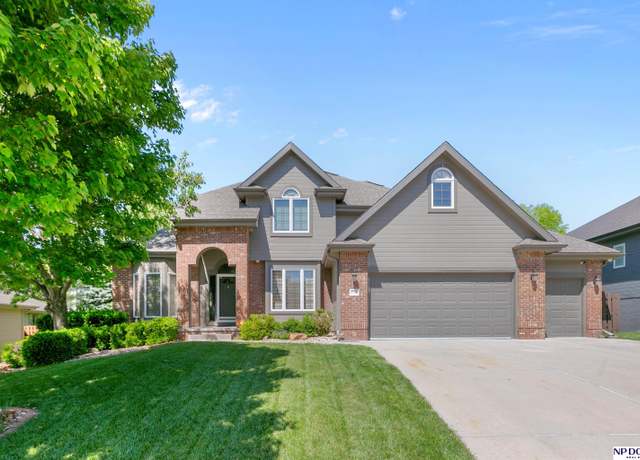 Property at 4322 N 160 Ave, Omaha, NE 68116, 5 beds, 3.5 baths