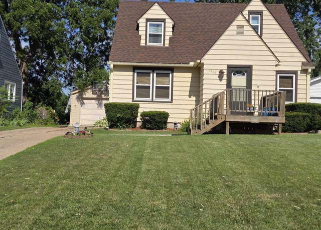 Property at 2826 N 65th St, Lincoln, NE 68507, 3 beds, 2.5 baths