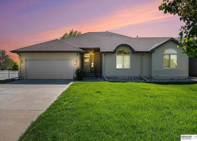 Property at 5829 N 92nd Ct, Omaha, NE 68134, 3 beds, 3 baths