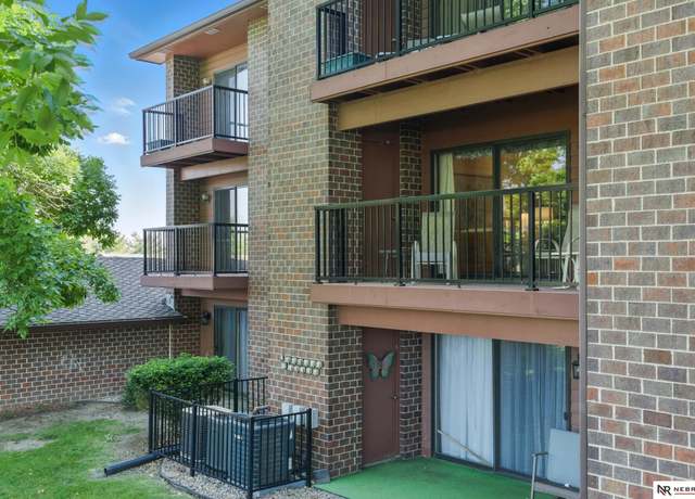 Property at 11937 Miracle Hills Dr #3, Omaha, NE 68154, 2 beds, 1 bath