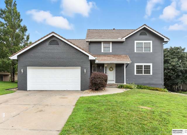 Property at 16557 Elm St, Omaha, NE 68130, 4 beds, 2.5 baths