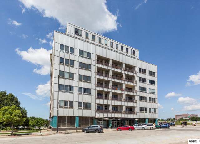 Property at 3000 Farnam St Unit 4H, Omaha, NE 68131, 2 beds, 1 bath