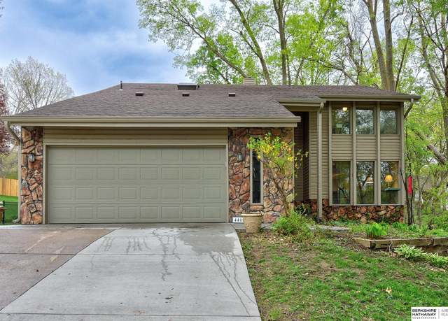 Property at 4405 Anchor Mill Dr, Bellevue, NE 68123, 4 beds, 2.5 baths