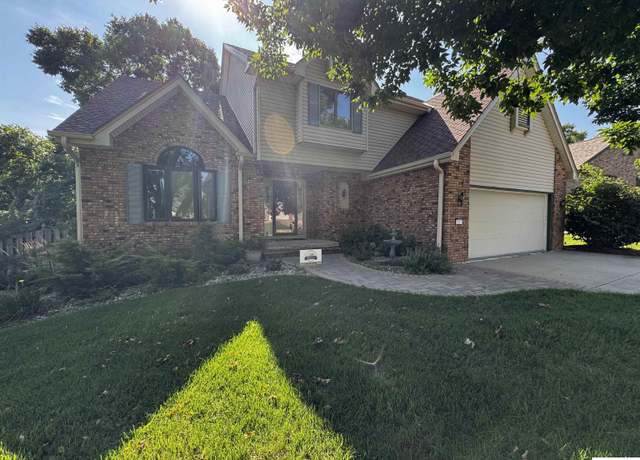 Property at 501 Kent Dr, Papillion, NE 68046, 4 beds, 2.5 baths
