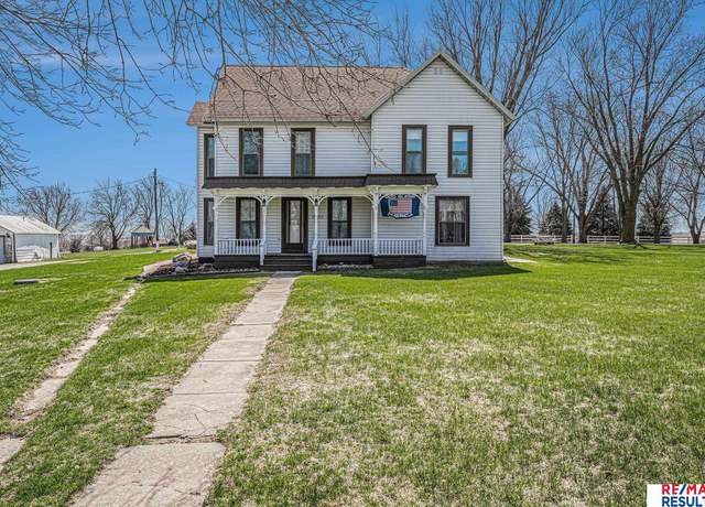 Property at 2860 335th St, Logan, IA 51546, 5 beds, 1.5 baths