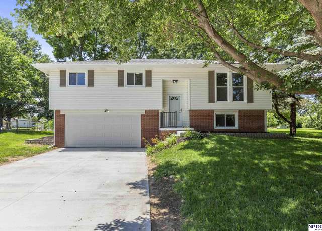 Property at 1436 N 147 Plz, Omaha, NE 68154, 3 beds, 2.5 baths