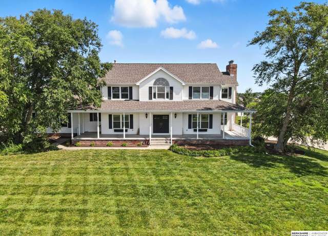 Property at 7117 N 162nd St, Bennington, NE 68007, 4 beds, 4 baths