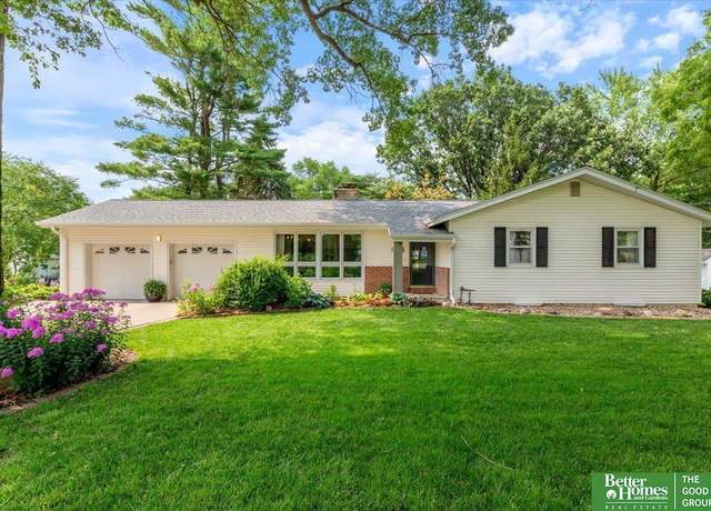 Property at 7804 Keystone Dr, Omaha, NE 68134, 4 beds, 3 baths