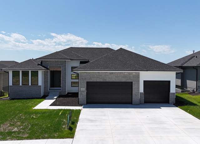 Property at 5444 N 212th St, Elkhorn, NE 68022, 5 beds, 3 baths