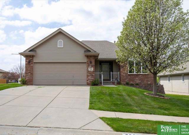 Property at 7664 S 162nd St, Omaha, NE 68136, 3 beds, 3 baths