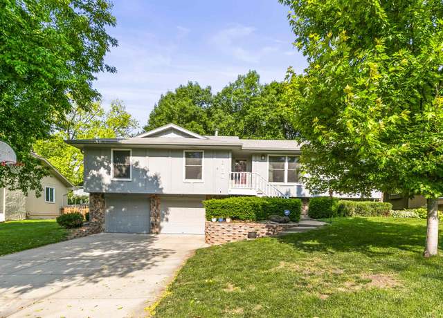 Property at 6104 S 93rd St, Omaha, NE 68127, 3 beds, 3 baths
