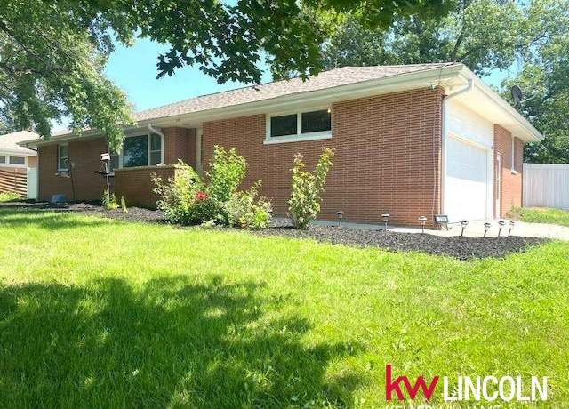 Property at 218 Chestnut St, Hickman, NE 68372, 3 beds, 2 baths